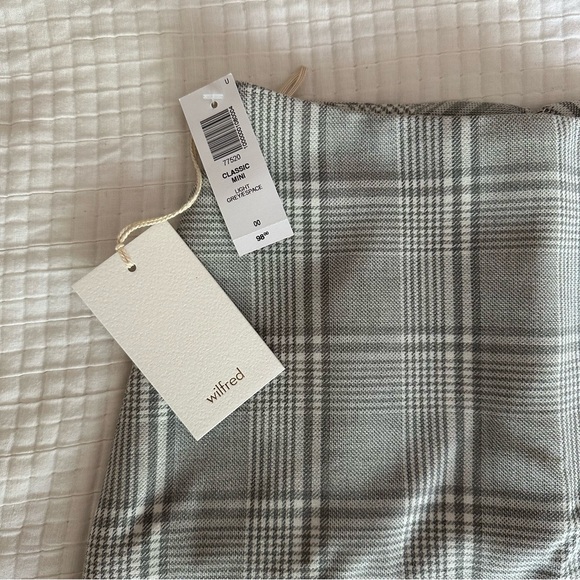 NWT Aritzia Classic Mini Skirt - Picture 2 of 5